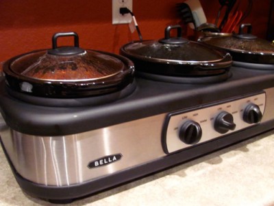 3 crock pot buffet from Bella