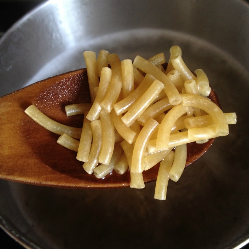 cooking Kraft veggie mac n cheese cooking Kraft veggie mac n cheese