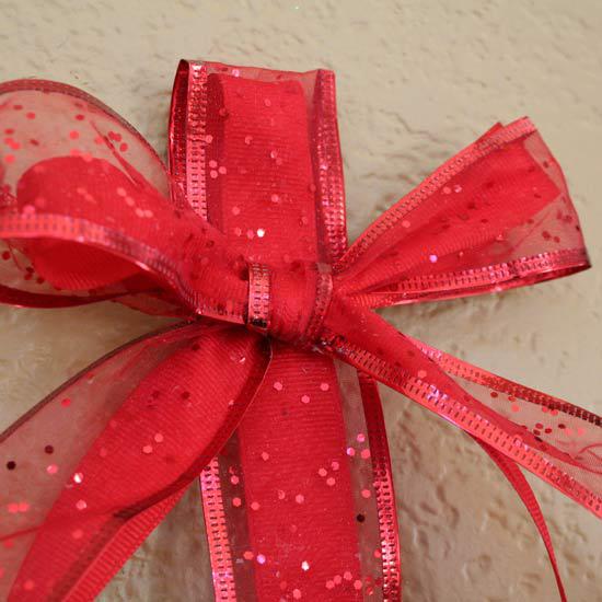 Make a Christmas Bow for your wall decor