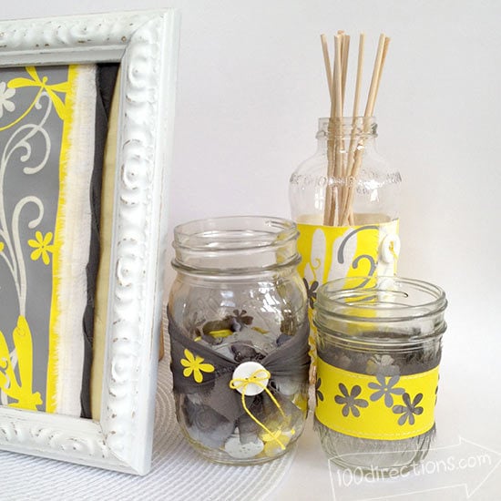 Use extra elements to make mason jar vases