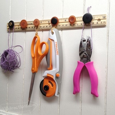 Button hook tool display