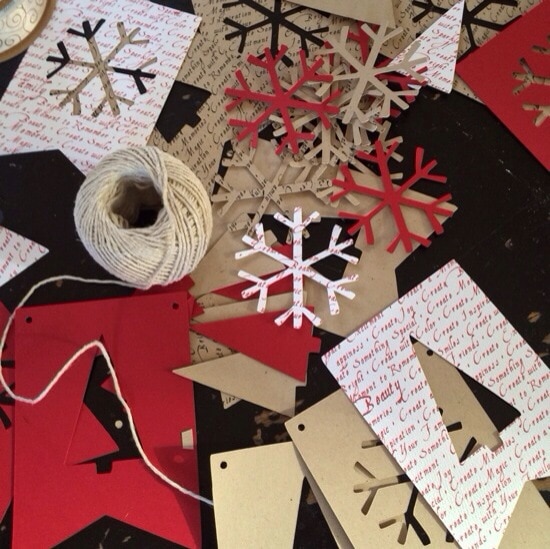 Cool paper decor for Christmas with a Cricut cutting machine