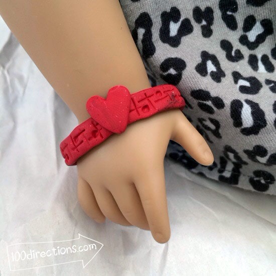 Make a doll bracelet with Sculpey clay