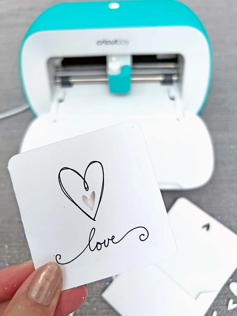 Mini love card made with Cricut Joy designed by Jen Goode