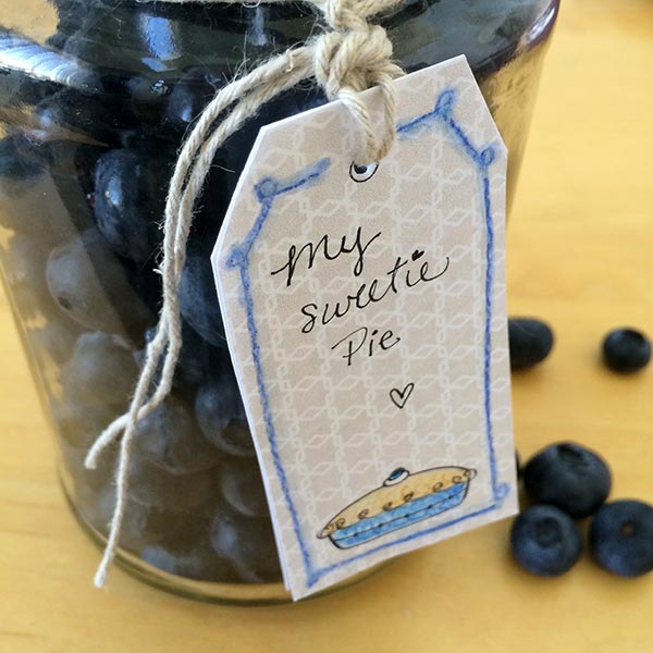 Pie gift tag makes a fun accent for a jar of berries