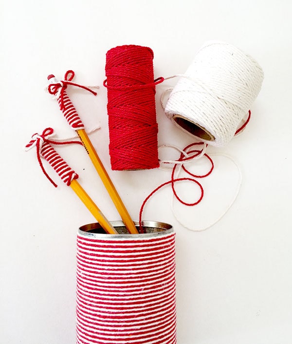 Decorate your pencils and a pencil holder with yarn