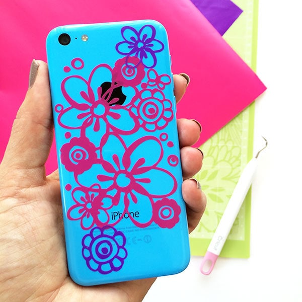 DIY Floral Vinyl iPhone Decal by Jen Goode