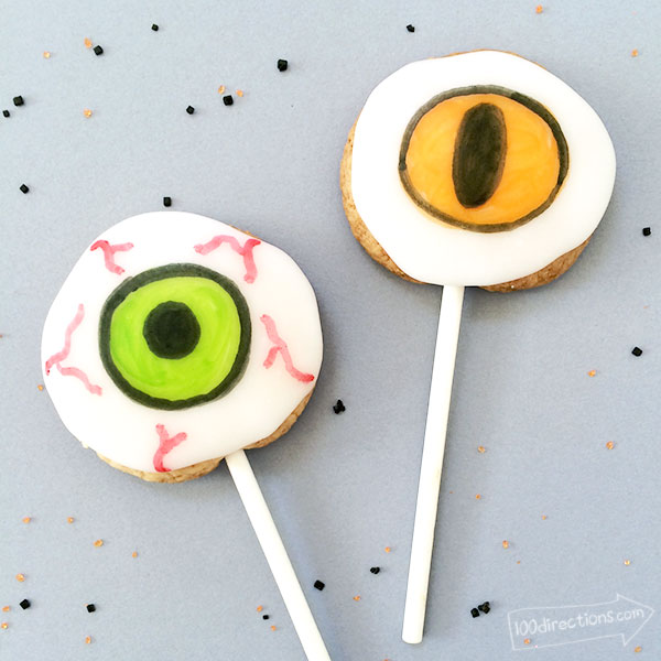 Draw your own eyeball on frosted cookie pops