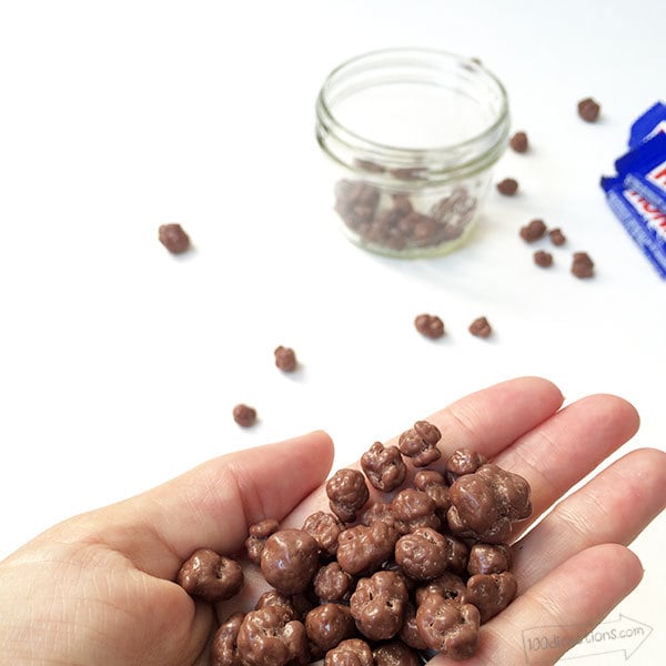 Play candy ball on your desk