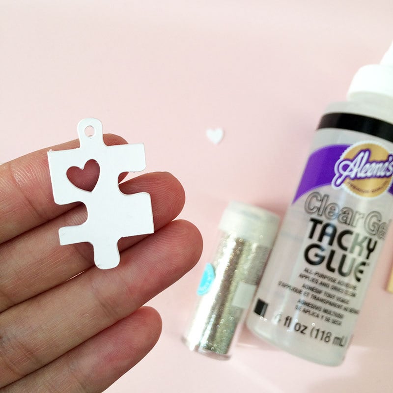 How to make a Puzzle Piece Necklace with Cricut