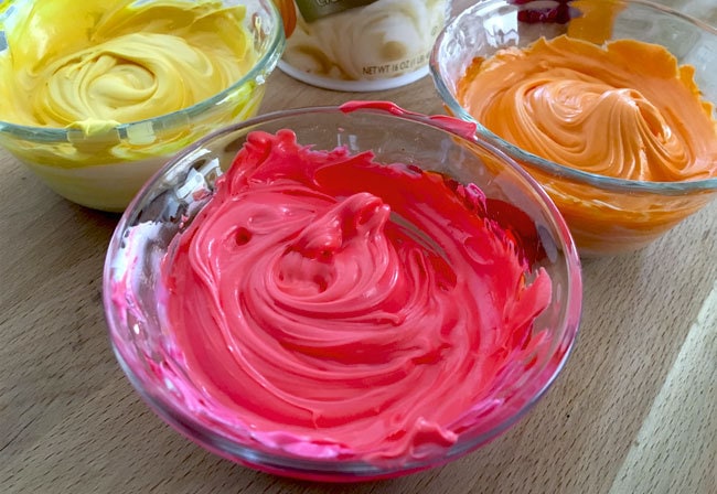 YUM Colored cream cheese frosting