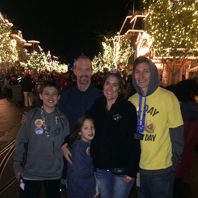 Family photo Disneyland at Christmas