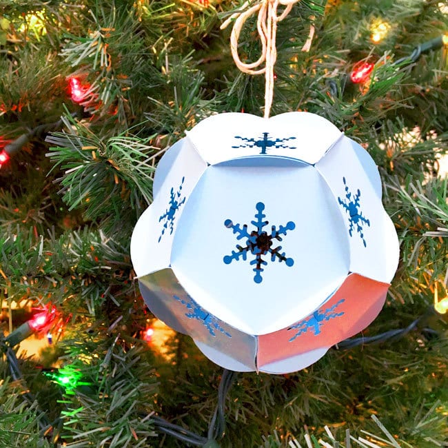 Paper snowballs are perfect for Christmas Decor