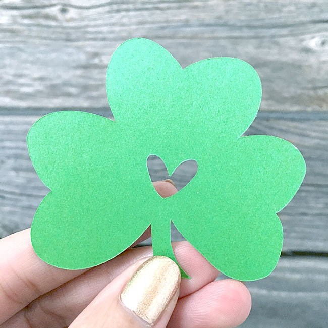 Cut paper shamrocks with your Cricut Air