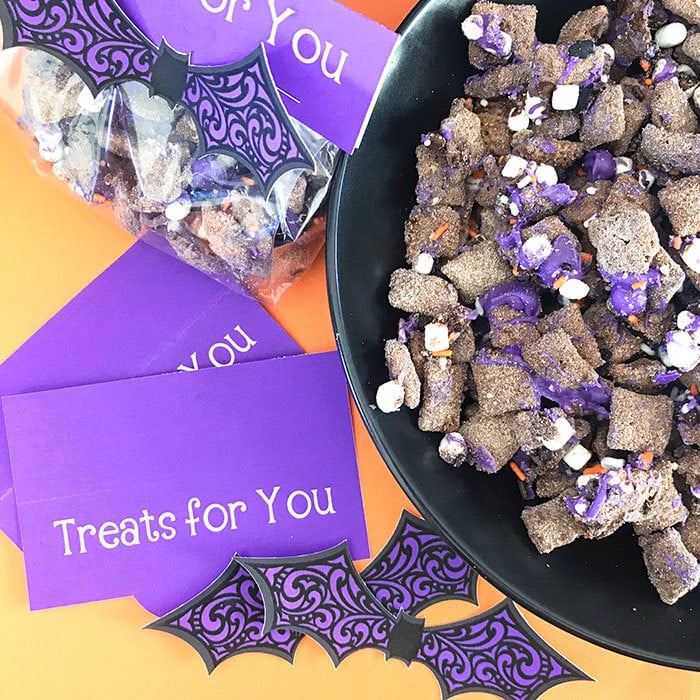 What you need to make your own Halloween Bat treat bag toppers