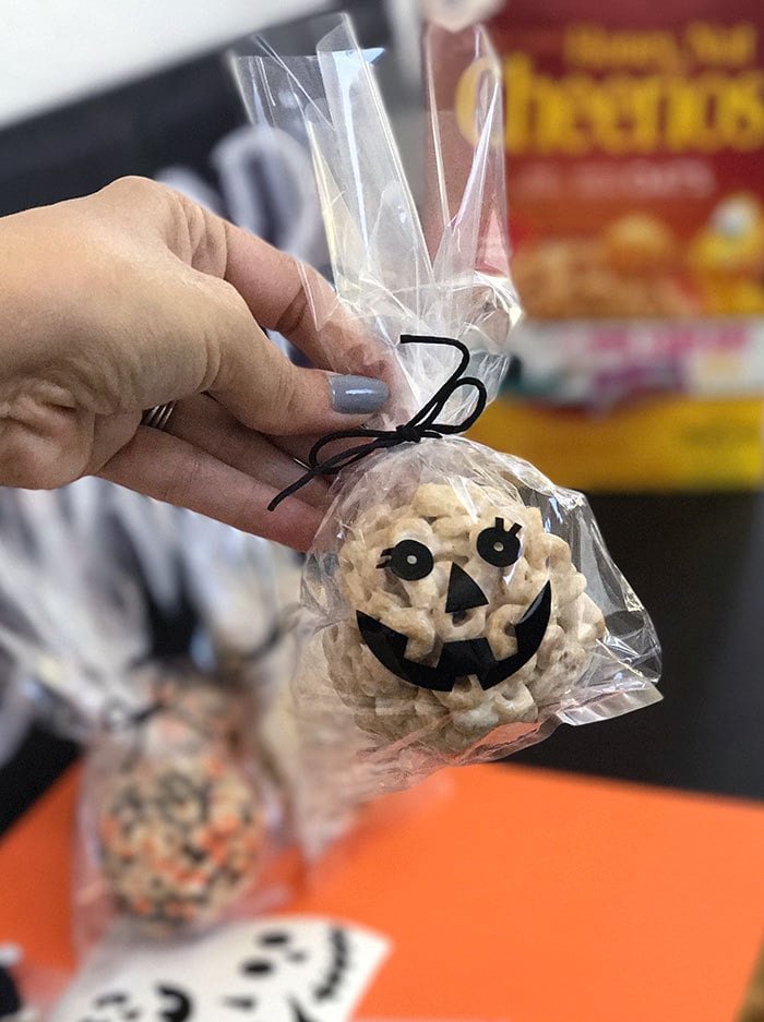 Cheerios Ball Treats - yummy snack for Halloween