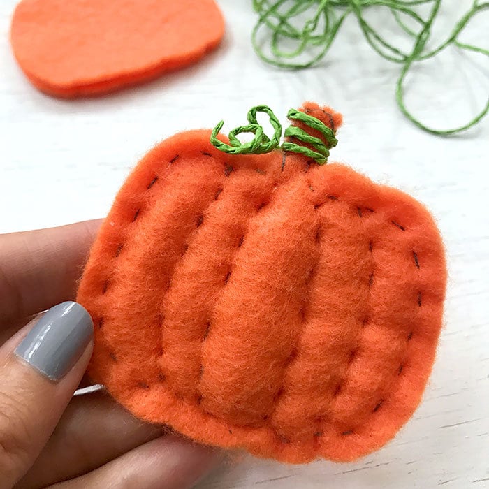 small felt stitched pumpkin craft idea