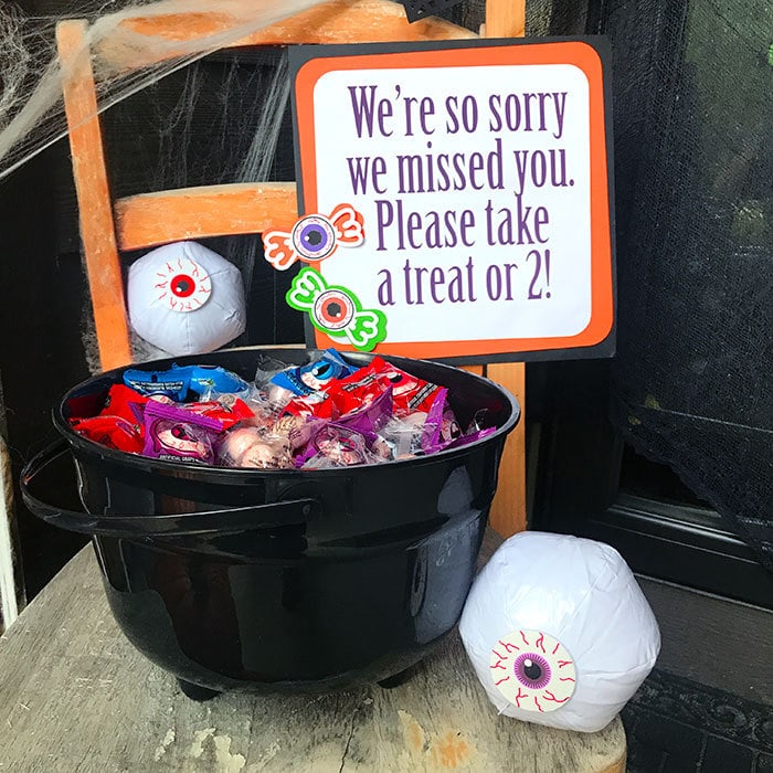 Halloween candy bucket decor idea with Cricut made sign