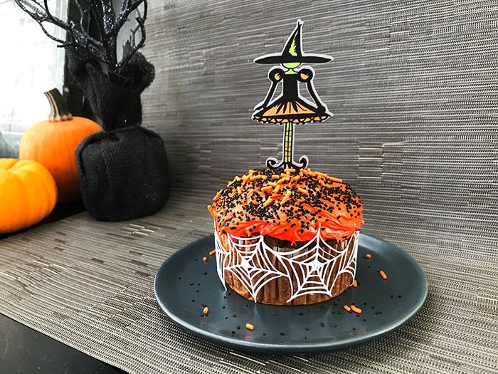 Make fun Halloween cupcakes with decorations designed by Jen Goode and your Cricut