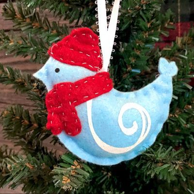 Make a felt birdie ornament with your Cricut