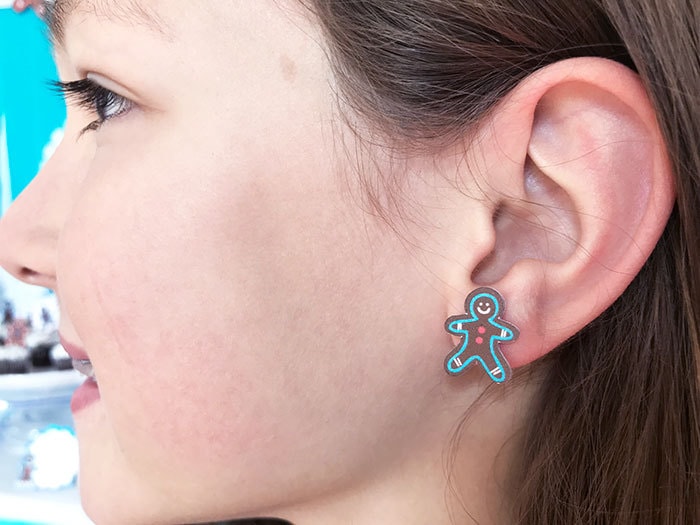 Make gingerbread earrings with your Cricut