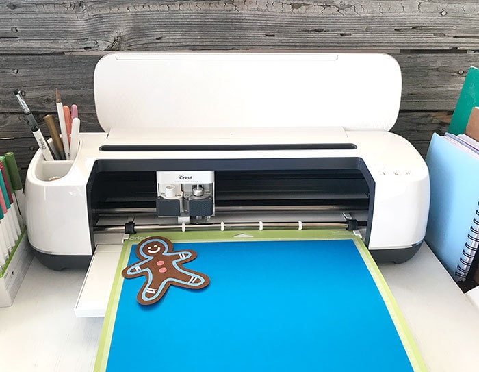 Making a gingerbread man party set with your Cricut - designed by Jen Goode