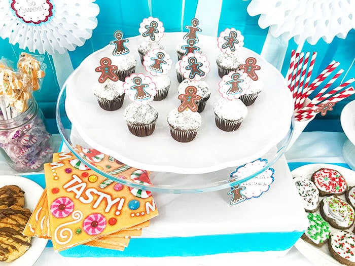 Gingerbread man party treats and cute napkins