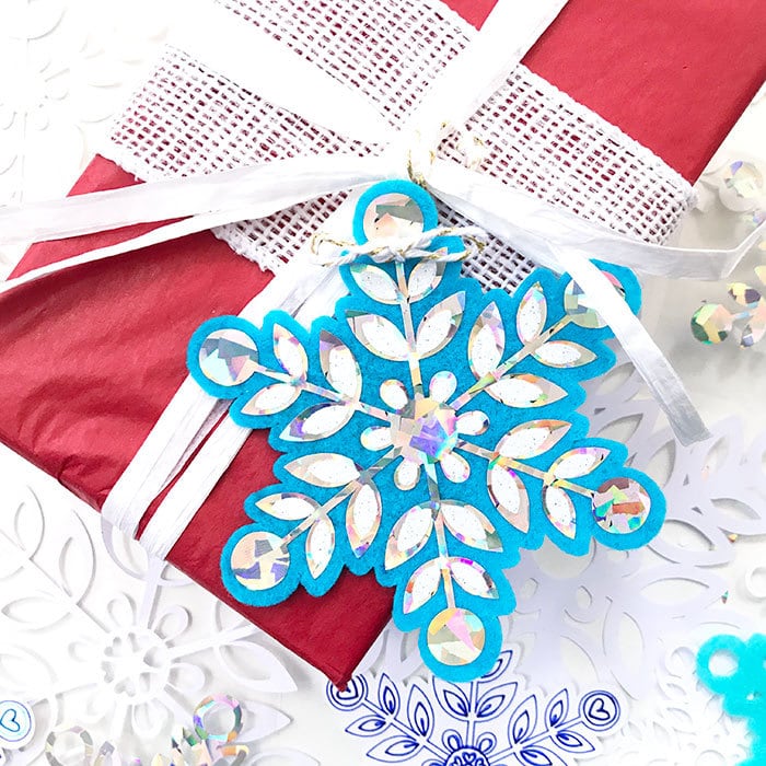Make a winter gift tag with this snowflake SVG by Jen Goode