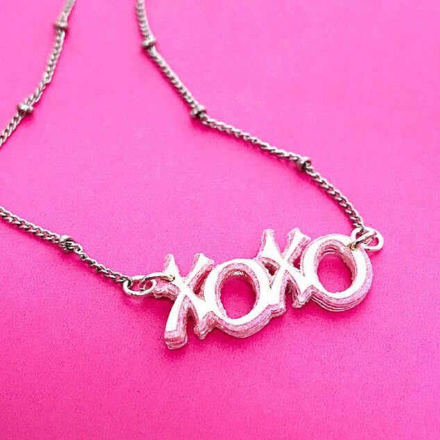 Use cardstock and gold foil with your Cricut to make a pretty necklace Use cardstock and gold foil with your Cricut to make a pretty necklace