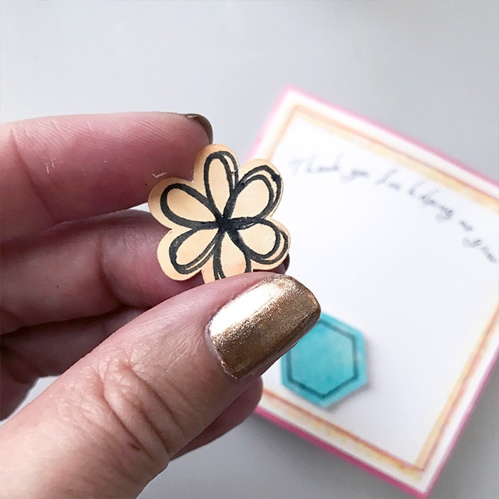 Cut little paper flowers with your Cricut