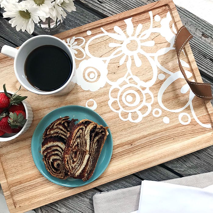 Make your own decorative wood tray with your cricut - design by Jen Goode