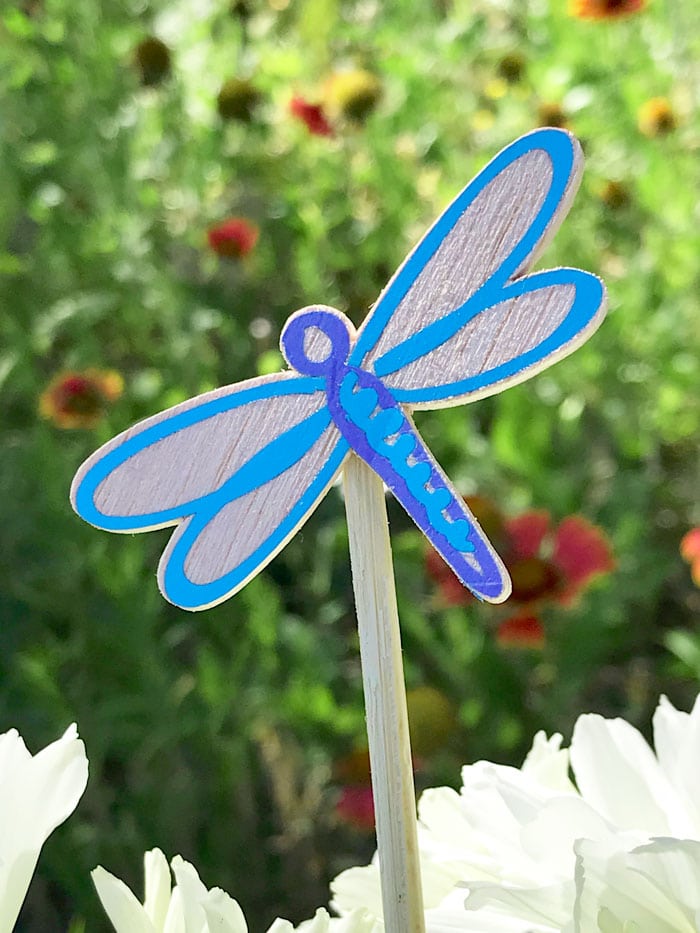Finished dragonfly garden art - Cricut project designed by Jen Goode
