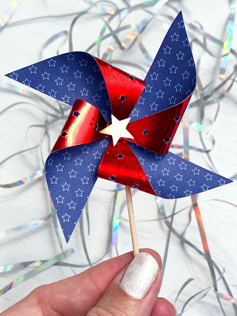 Make patriotic pinwheels to decorate for July 4th