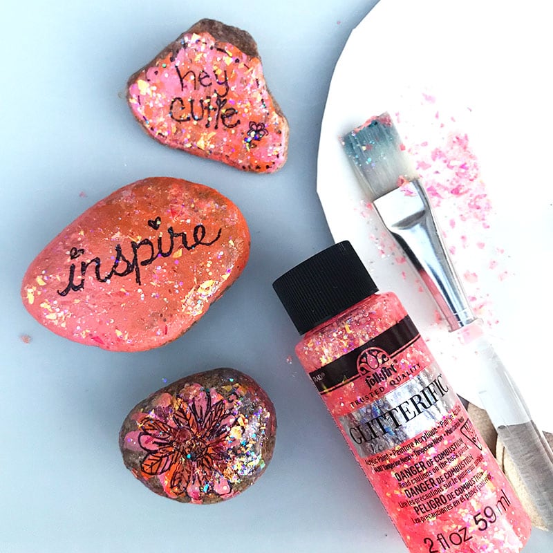 Supplies to make glitter word art painted rocks