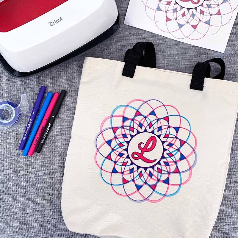 Make your own personalized tote bag with Cricut