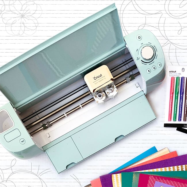 Every Artist Needs a Cricut cutting machine - here's the gift guide to get you started