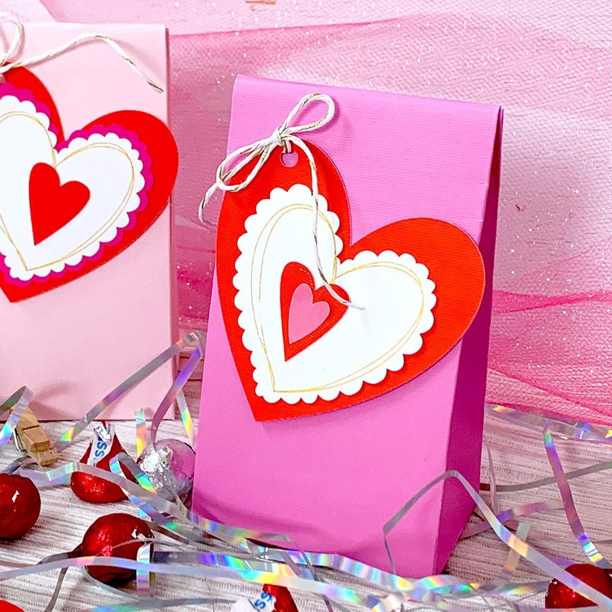 Make Your Own Mini Valentine’s Day Treat Bags with Your Cricut