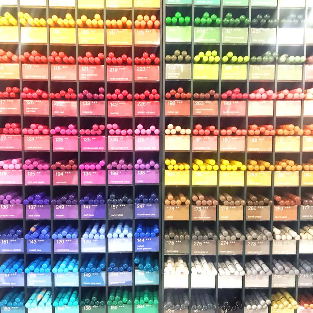 Wouldn't we all love to have a store display to organizing our colored pencils?