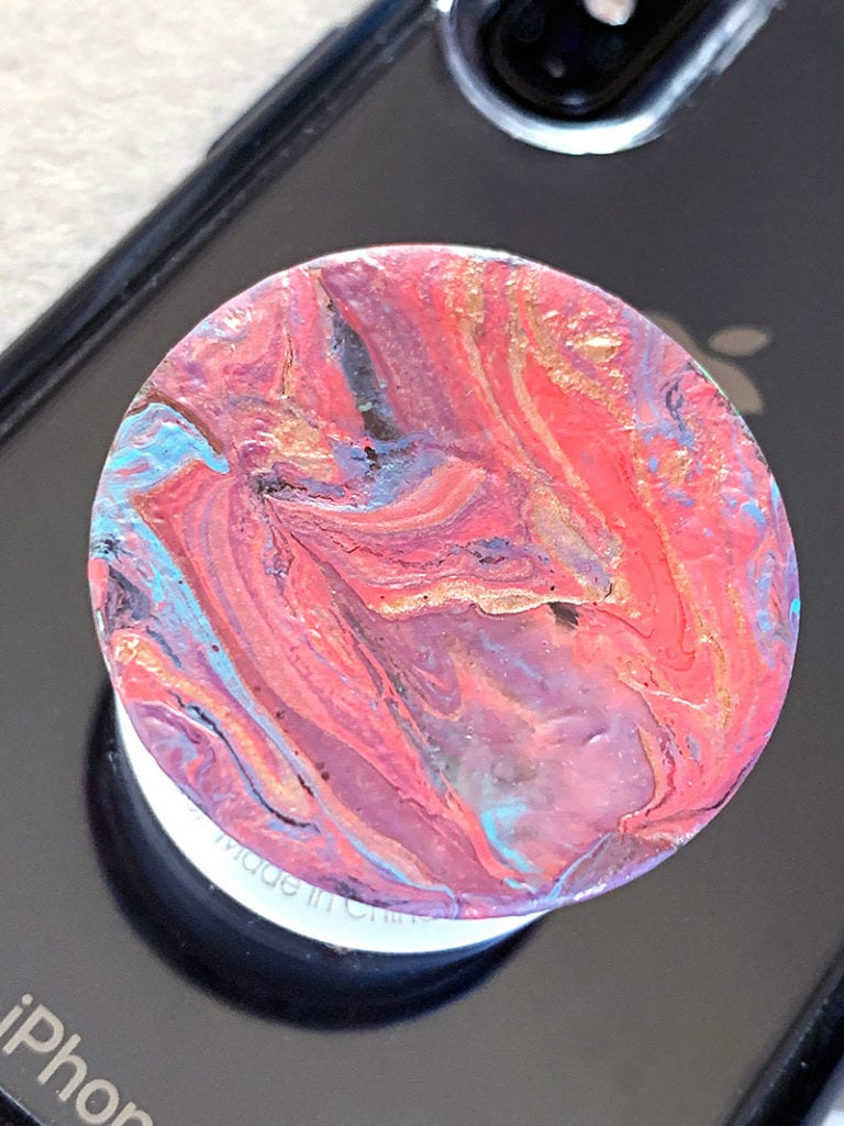 Make your own PopSocket Paint Pour project