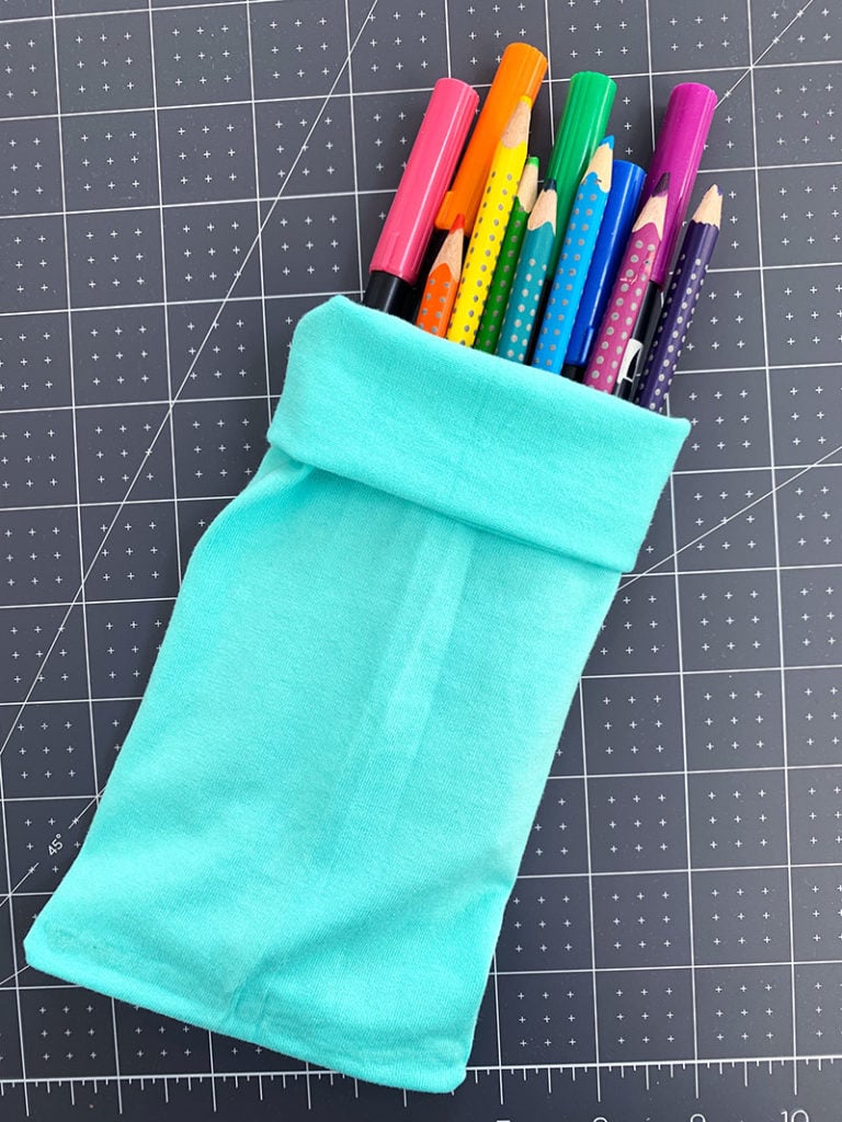 Easy no-sew pencil pouch you can make in minutes
