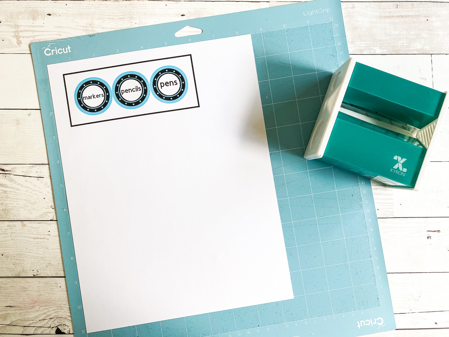 How to Make Back to School Organizing Labels with Your Cricut 100