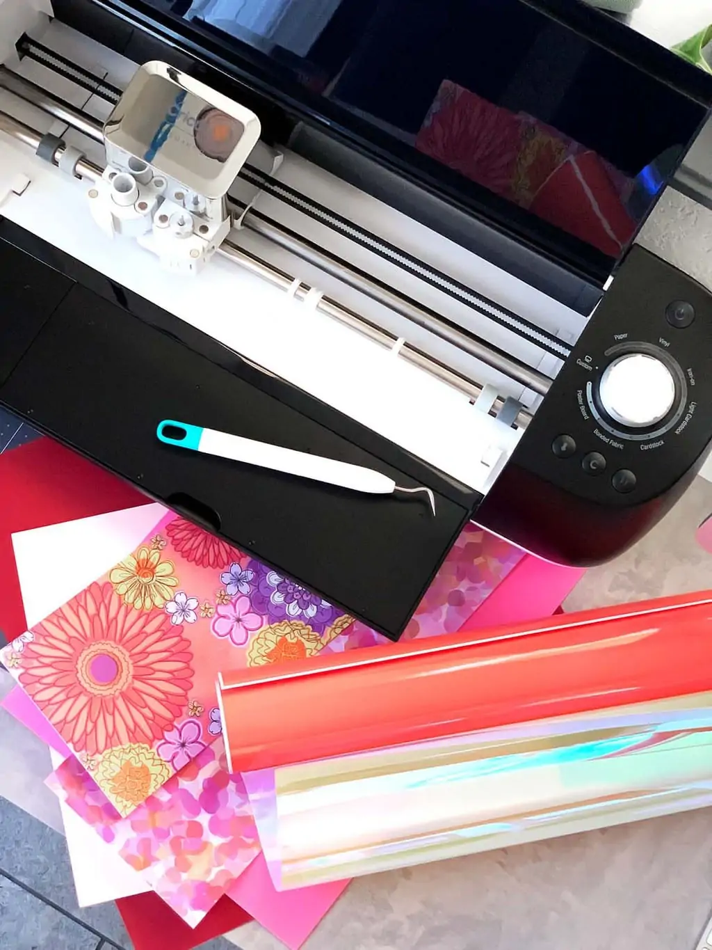 How to use the Cricut Bright Pad (Plus Cricut Access Project!) - Happily  Ever After, Etc.