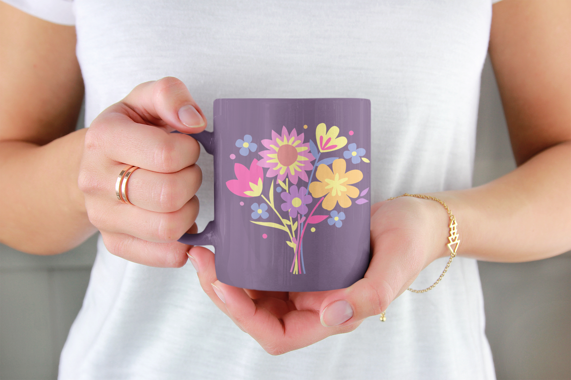 Mug with floral design